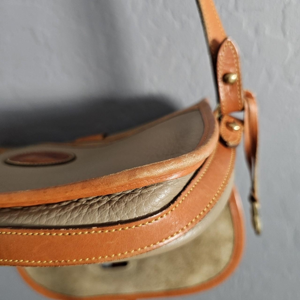 Vintage Dooney and Bourke Crossbody Bag - Picture 6 of 8